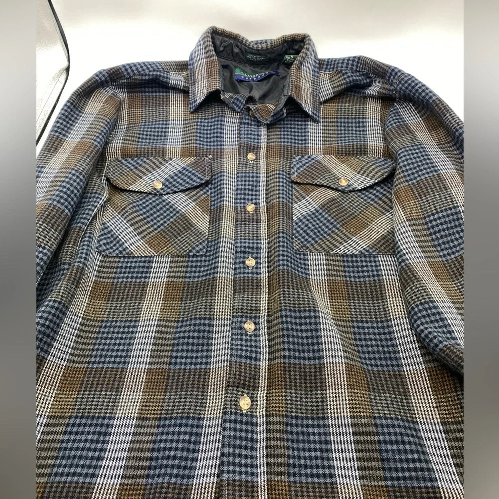 Men's CLAYBROOKE OUTDOORS Medium Plaid Flannel Button Long Sleeve MADE IN UKRAIN